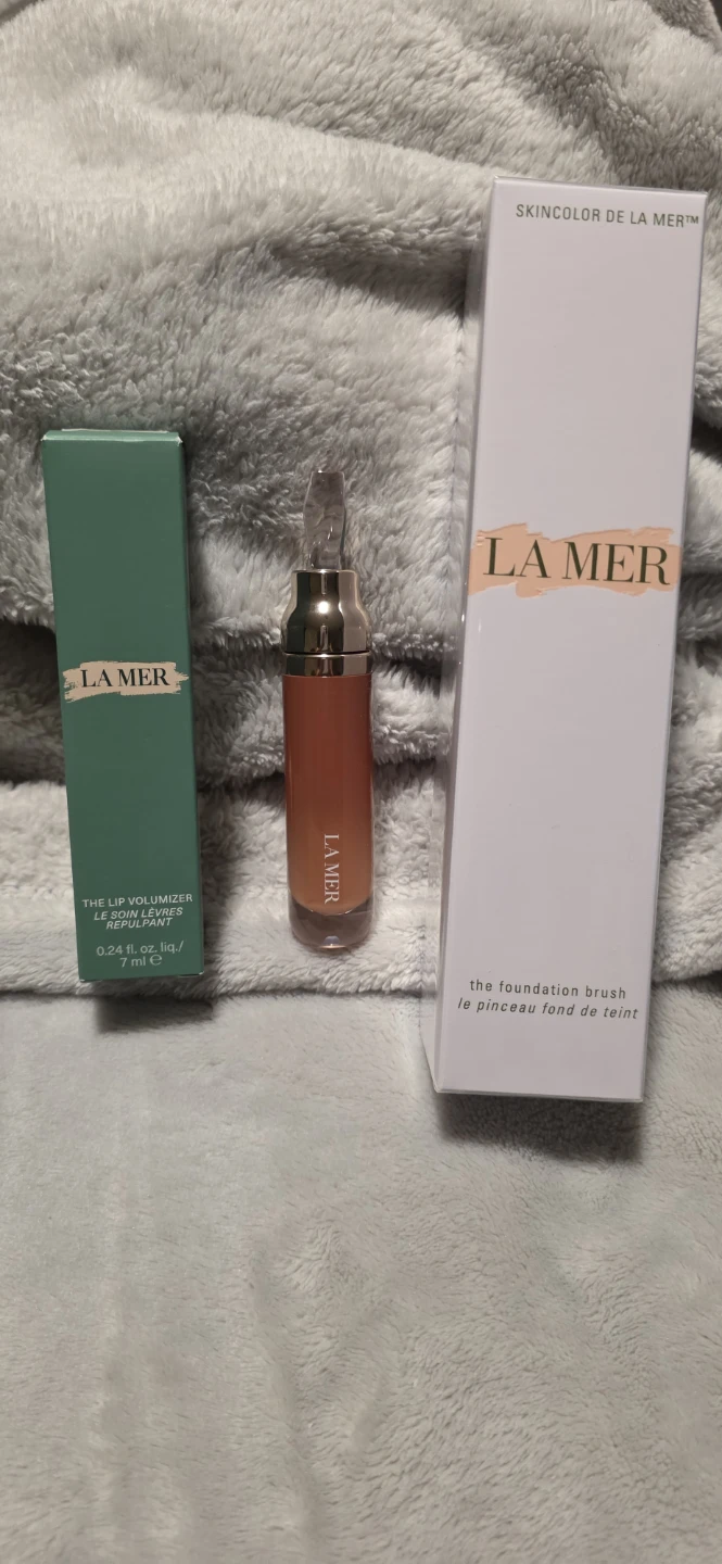 La Mer Lip Volumizer and Foundation Brush Set