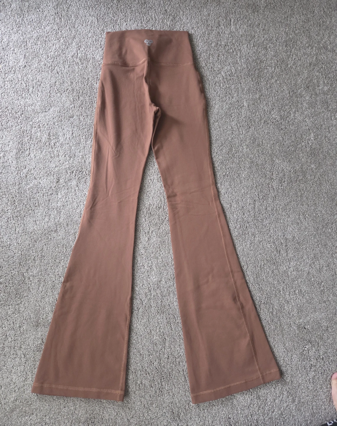 New Aritzia TNA Flare Pants XS - Brown - photo 2