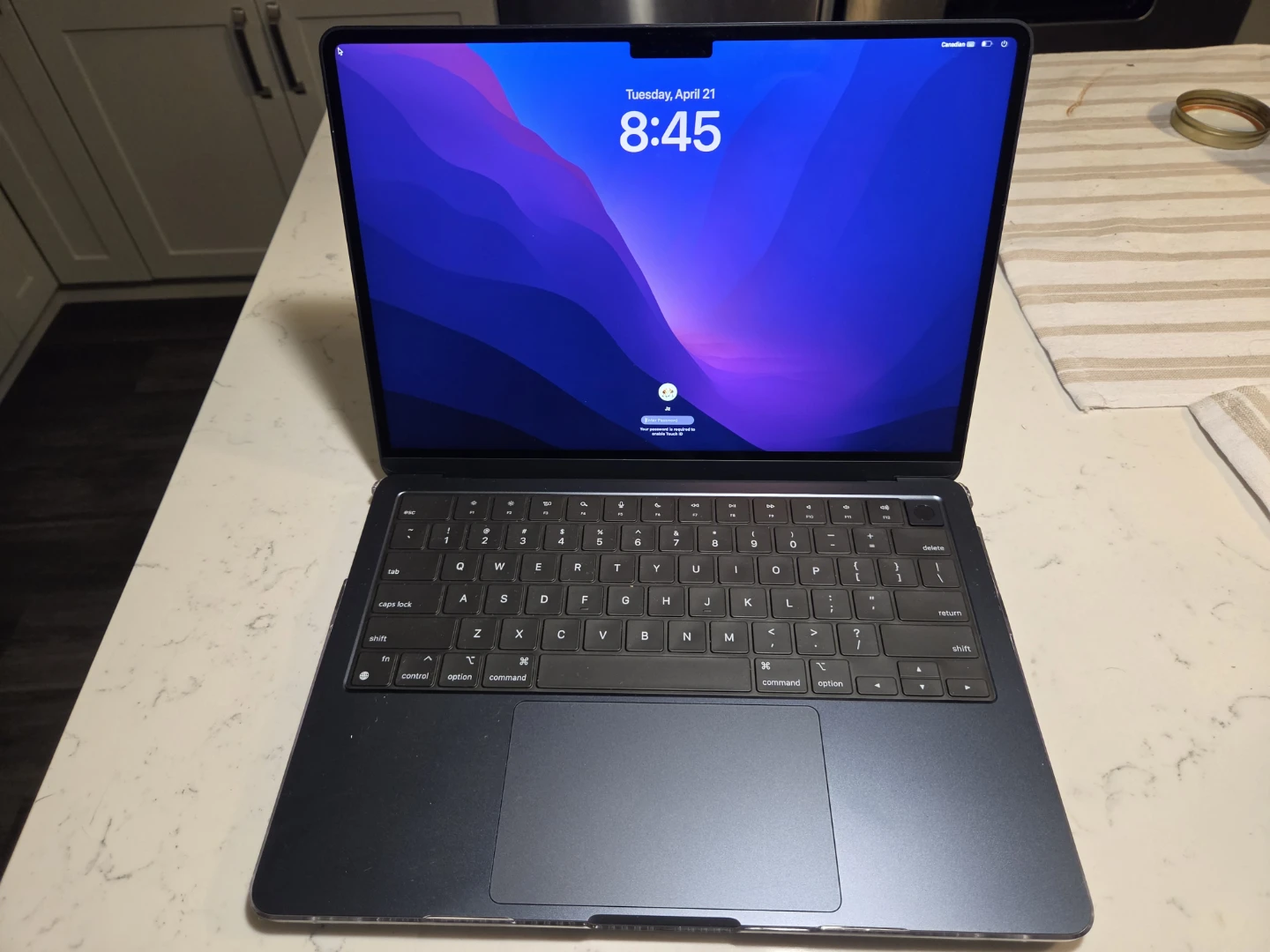 Apple MacBook Air 13.6" w/ Touch ID (2025)