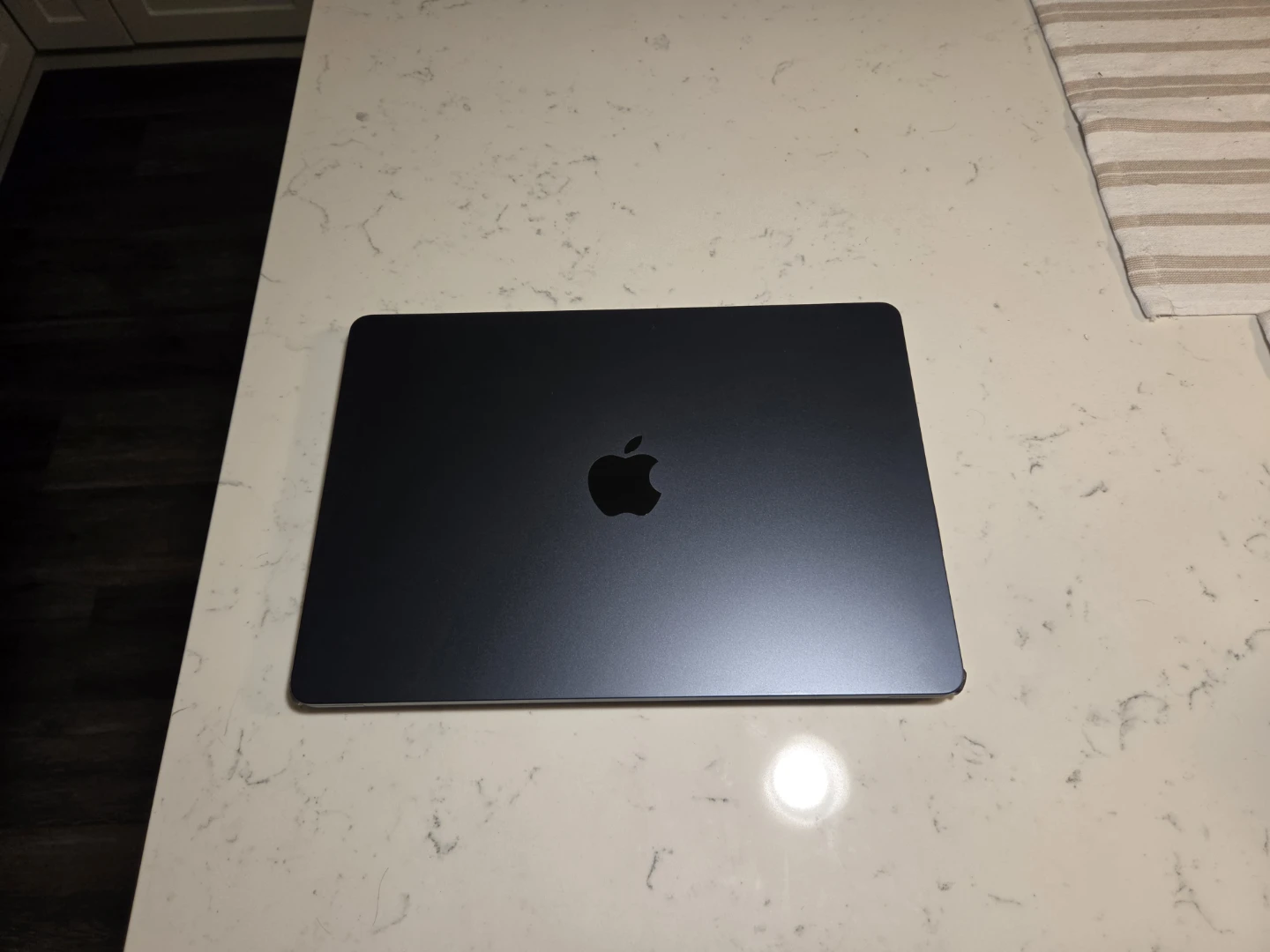 Apple MacBook Air 13.6" w/ Touch ID (2025) - photo 2