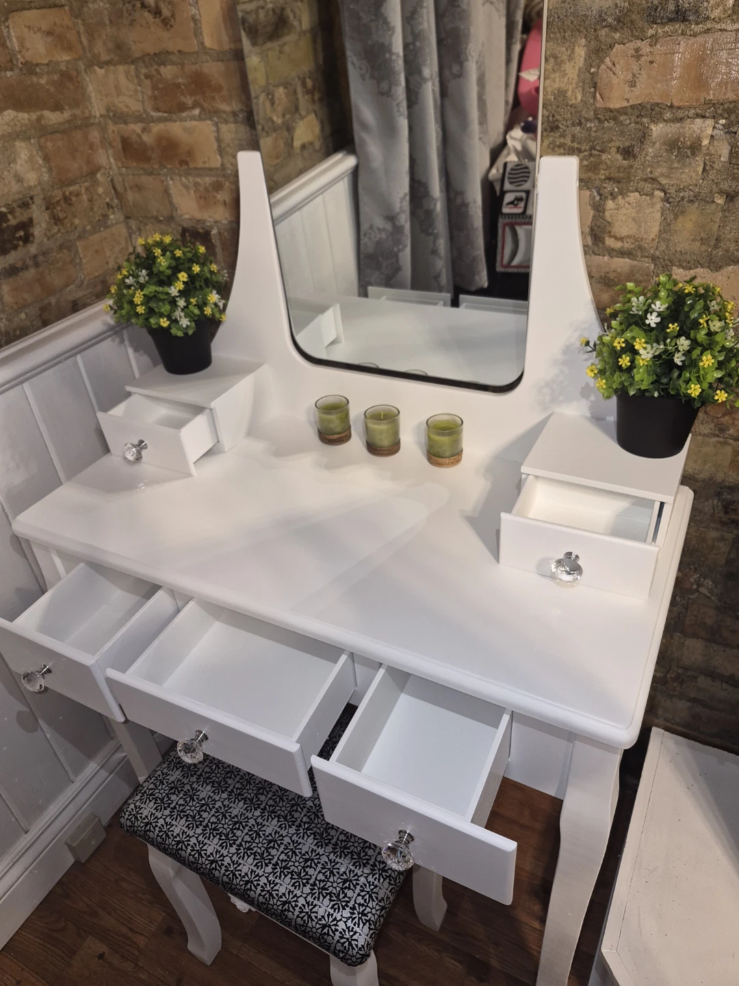 White Vanity Table with Mirror and Stool - photo 2