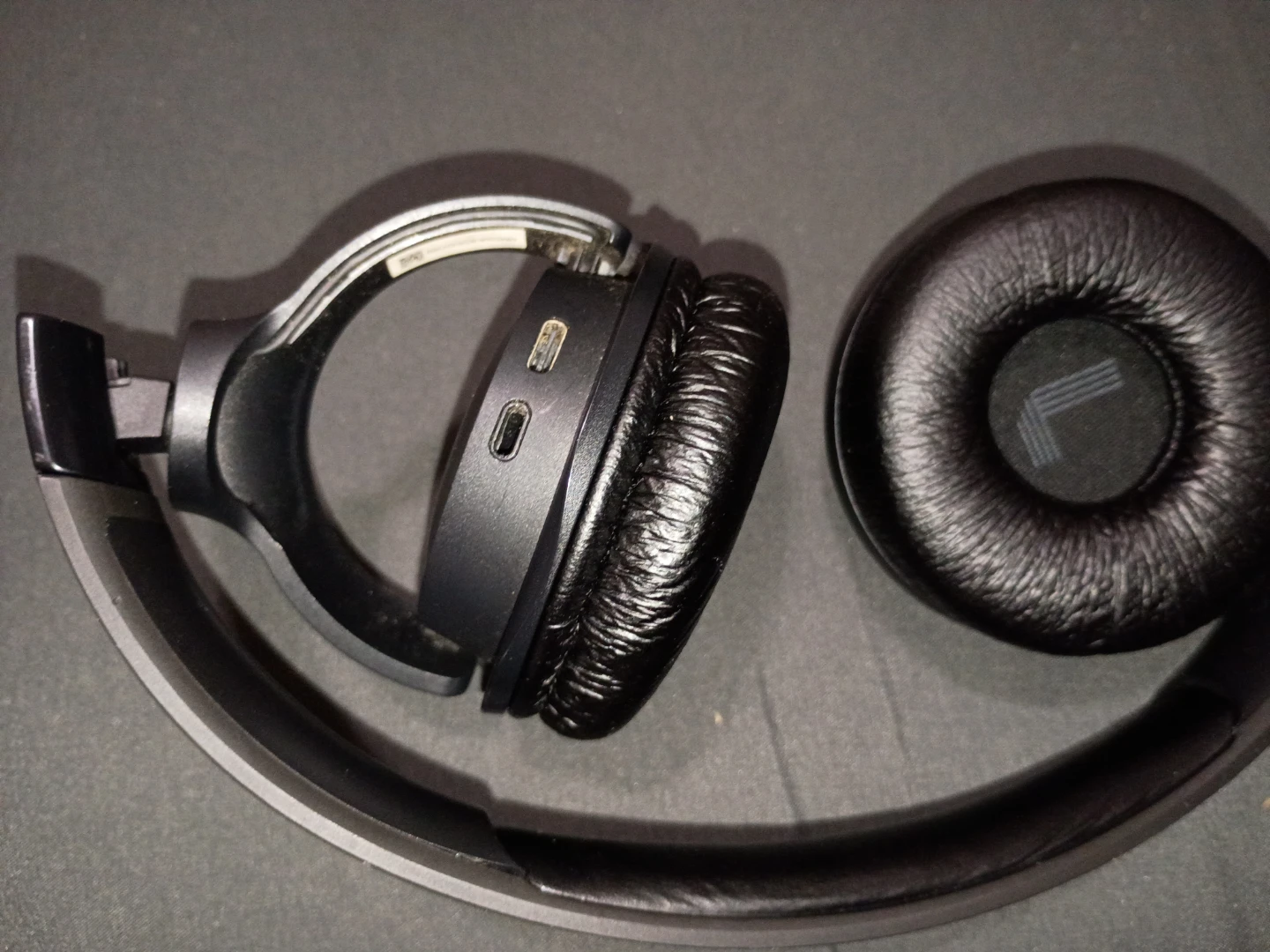 JBL Wireless Headphones - photo 2