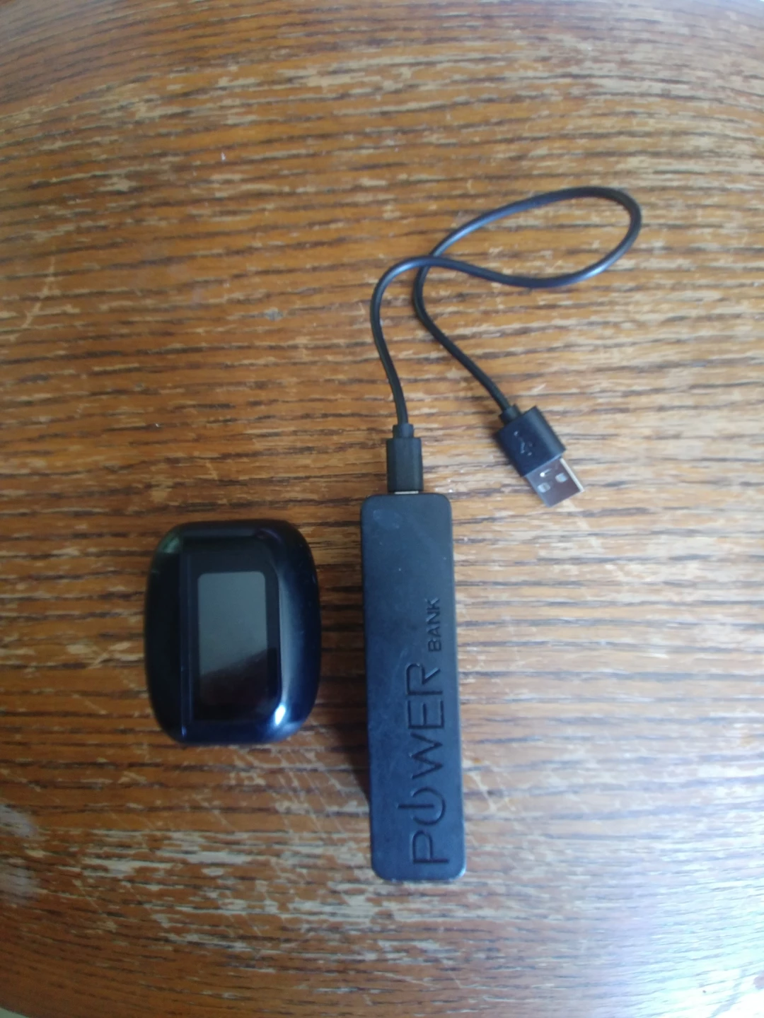 Wireless earphones and powerbank usb charger