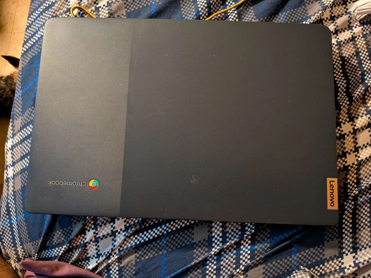 Lenovo Chromebook Laptop - photo 2