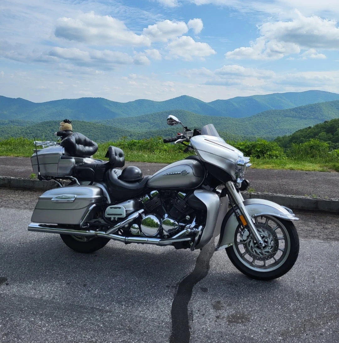 Silver 2005 Yamaha RoyalStar Venture - photo 5
