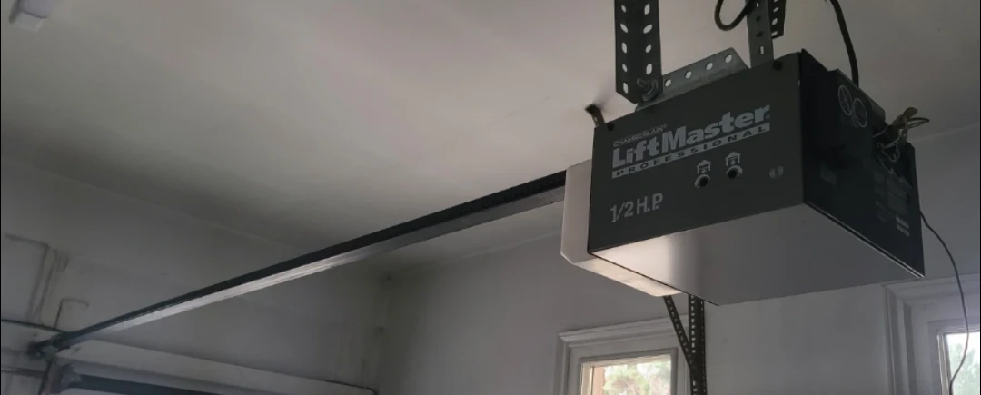 2-sets LiftMaster Professional 1/2 HP GarageDoor Opener w/Remote