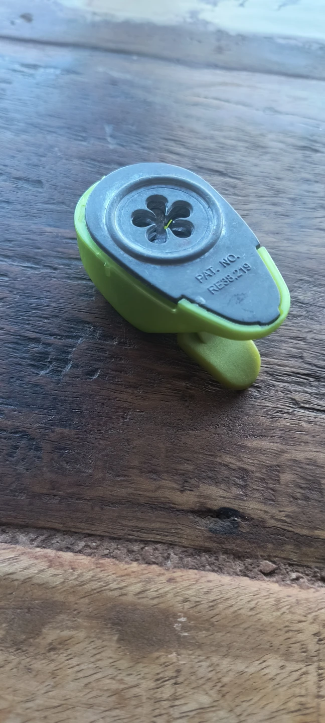 Green Flower Shaped Paper Punch - photo 4
