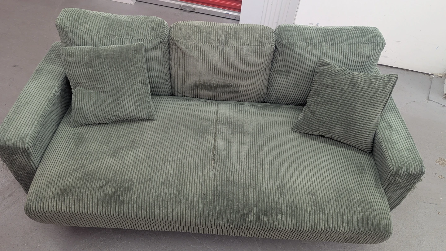 Free Delivery - Green Couch - photo 2