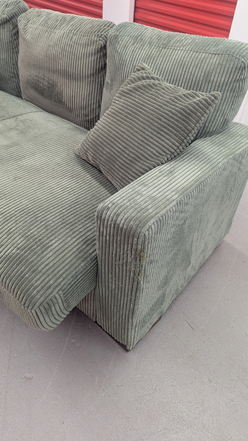 Free Delivery - Green Couch - photo 5