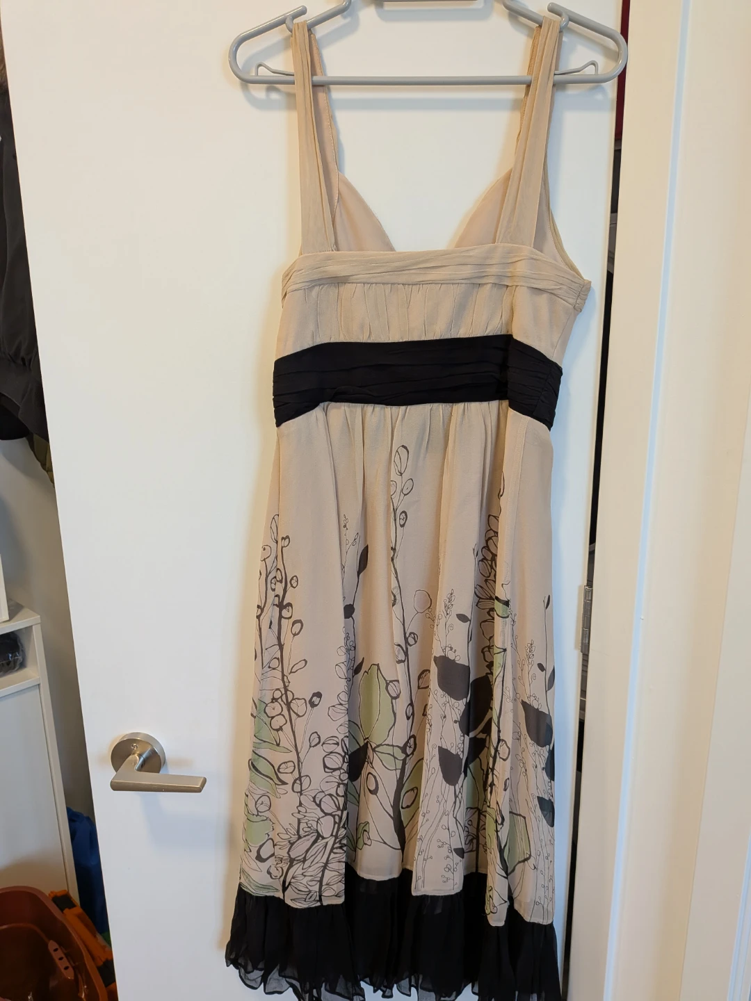 BCBGMAXAZRIA Beige Floral Dress Size 2 - photo 2