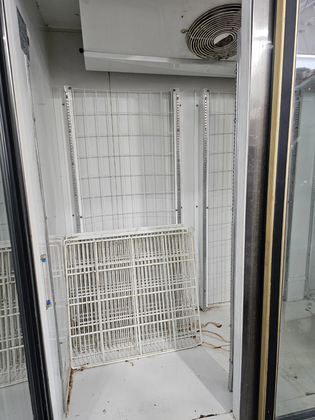 Master-bilt 3 door commercial freezer - photo 3