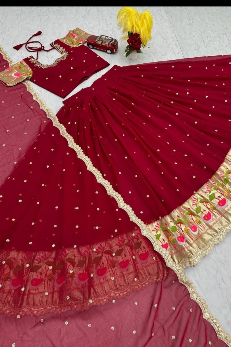 Red  lehenga choli with dupatta - photo 2
