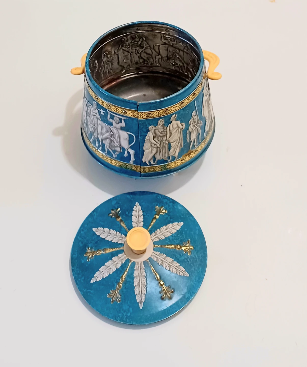 MCM Greco-Roman Classic scene Biscuit Tin - photo 4