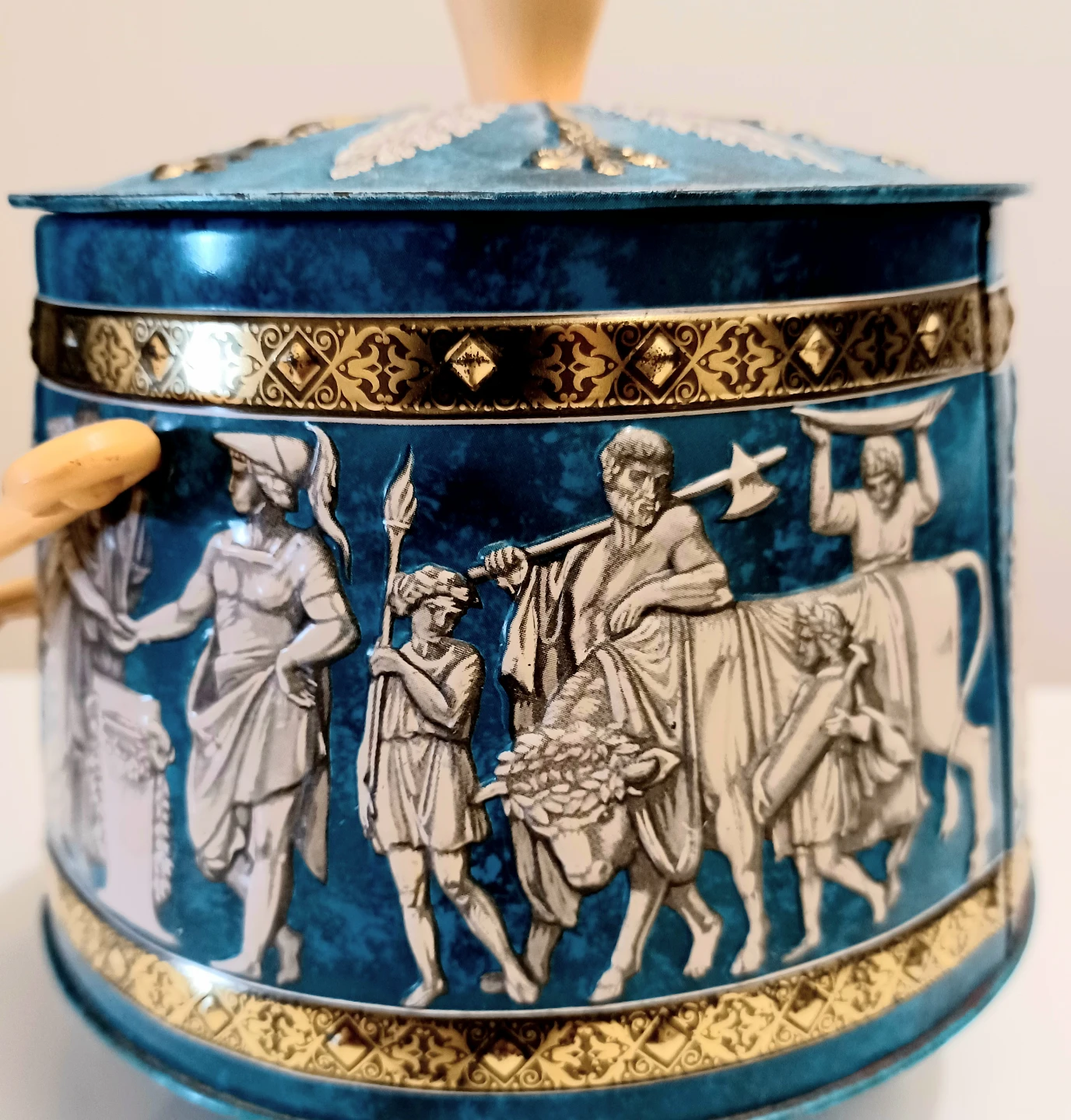 MCM Greco-Roman Classic scene Biscuit Tin - photo 5