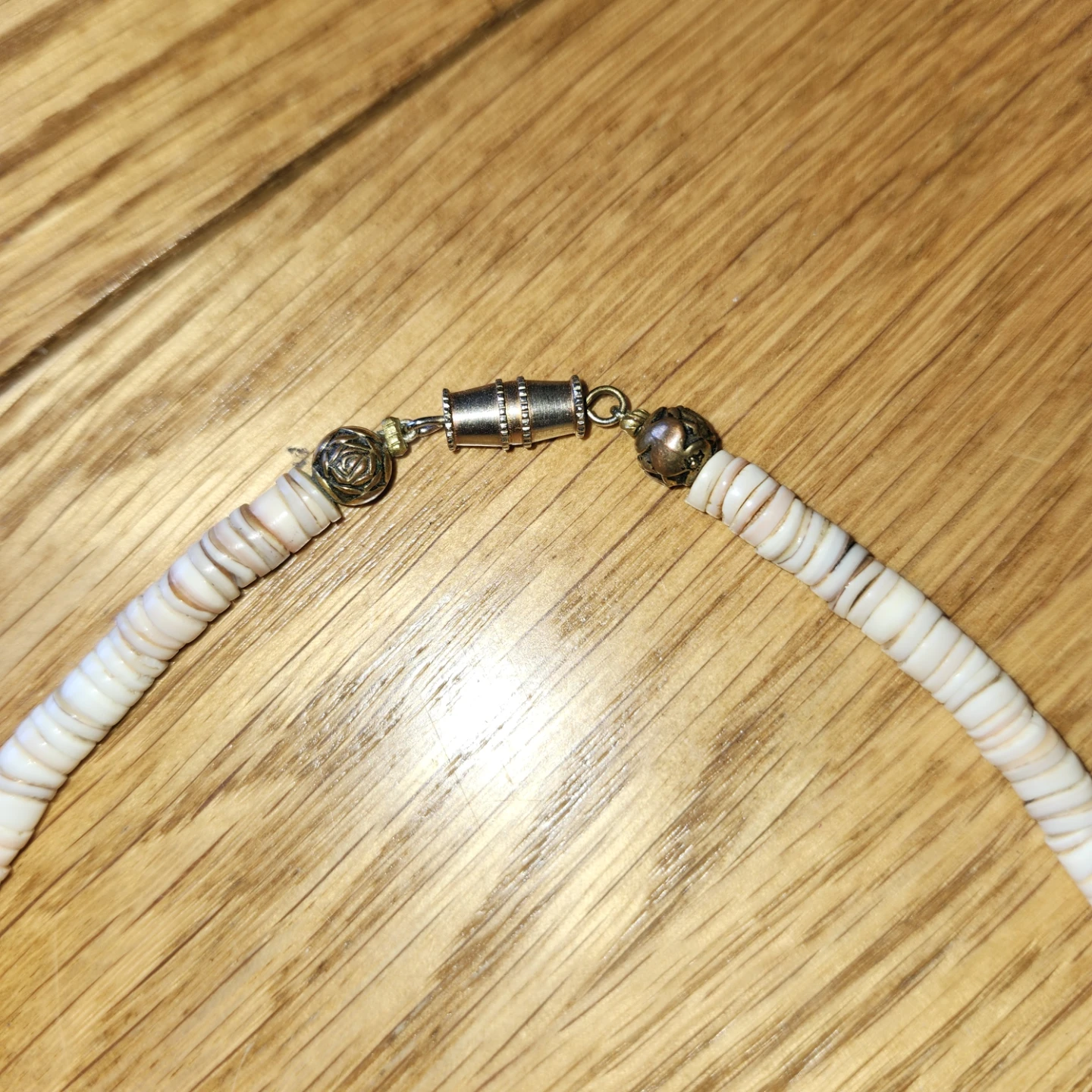 Shell Necklace with Tiger's Eye Pendant - photo 3