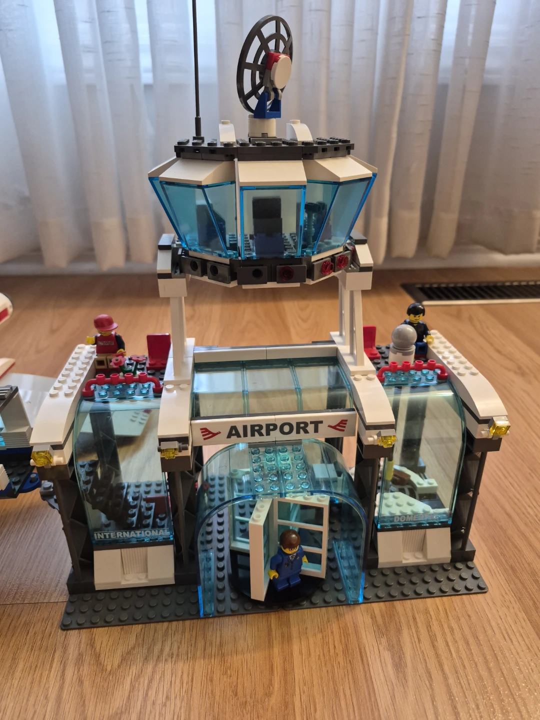 LEGO City Airport 7894 Set - photo 5