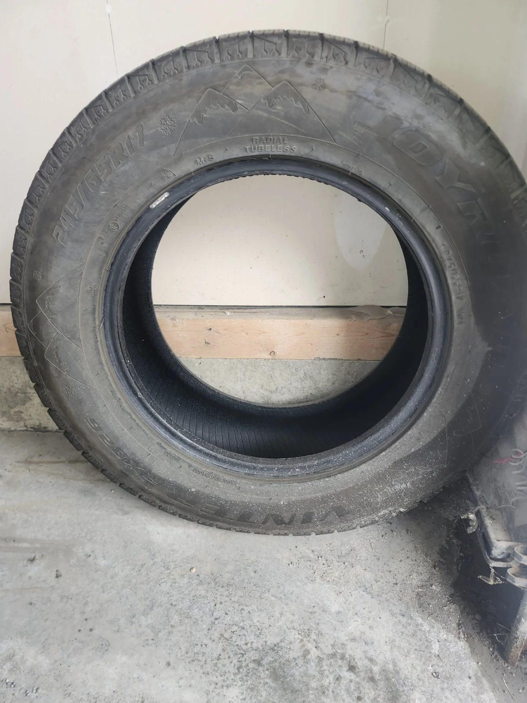 Goodyear WinterCommand Ultra 245/65R17 Tire