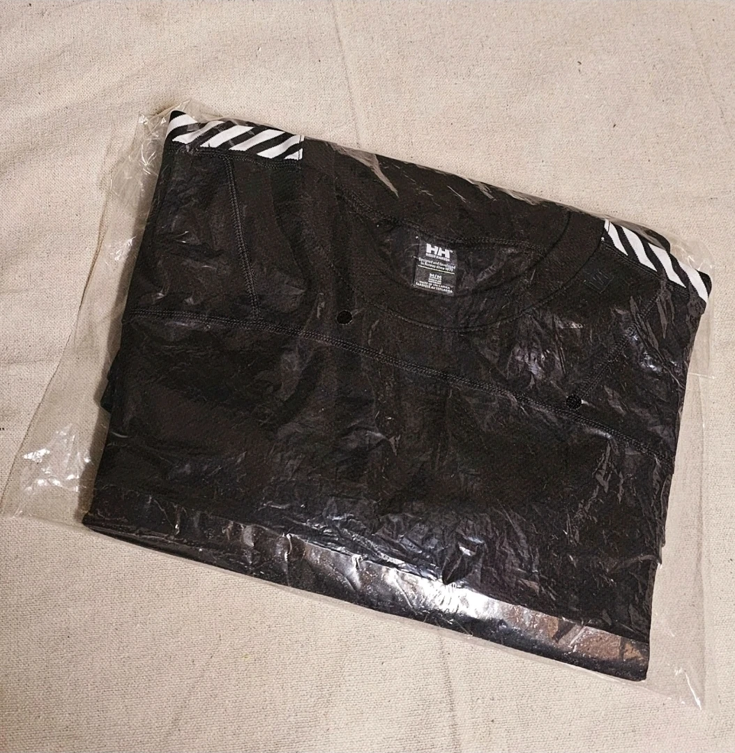 Helly Hansen Black Crew Neck Shirt - Size Youth M
