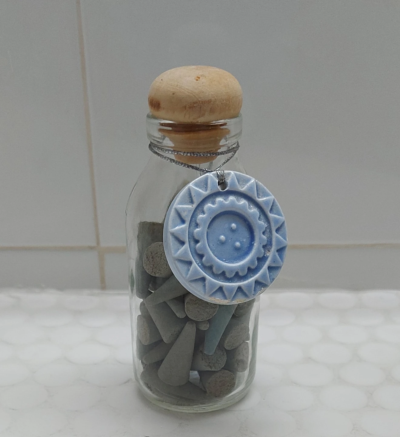 🌱 Glass bottle with incense cones