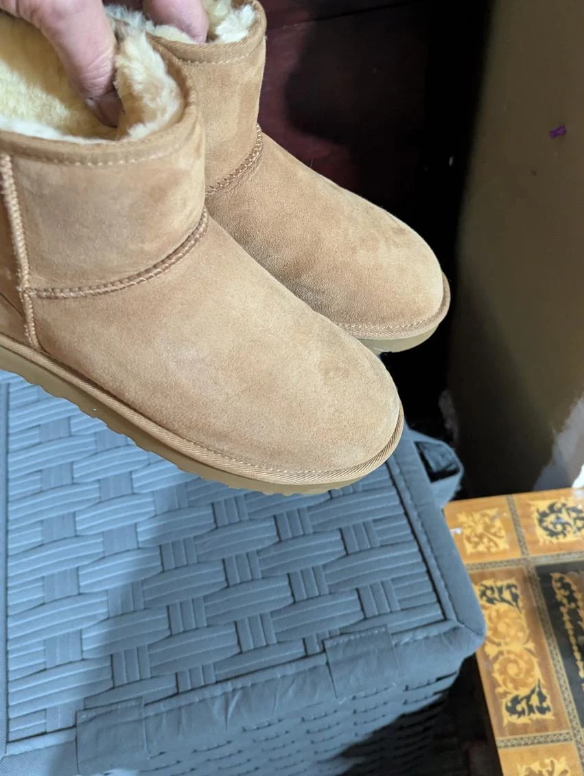 Ugg Australia Mini Boots Size 9 - photo 4