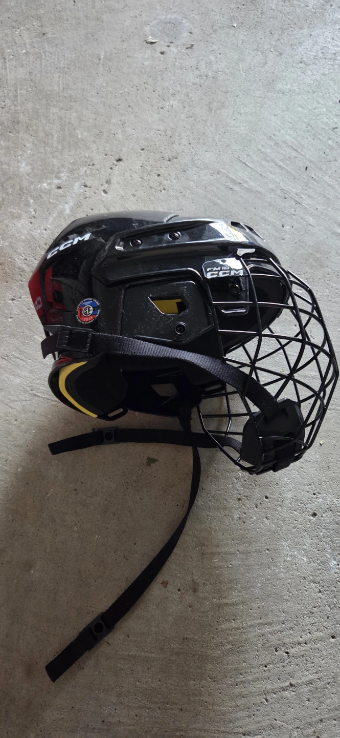 CCM XTIO Hockey Helmet with Cage - Size M - photo 4