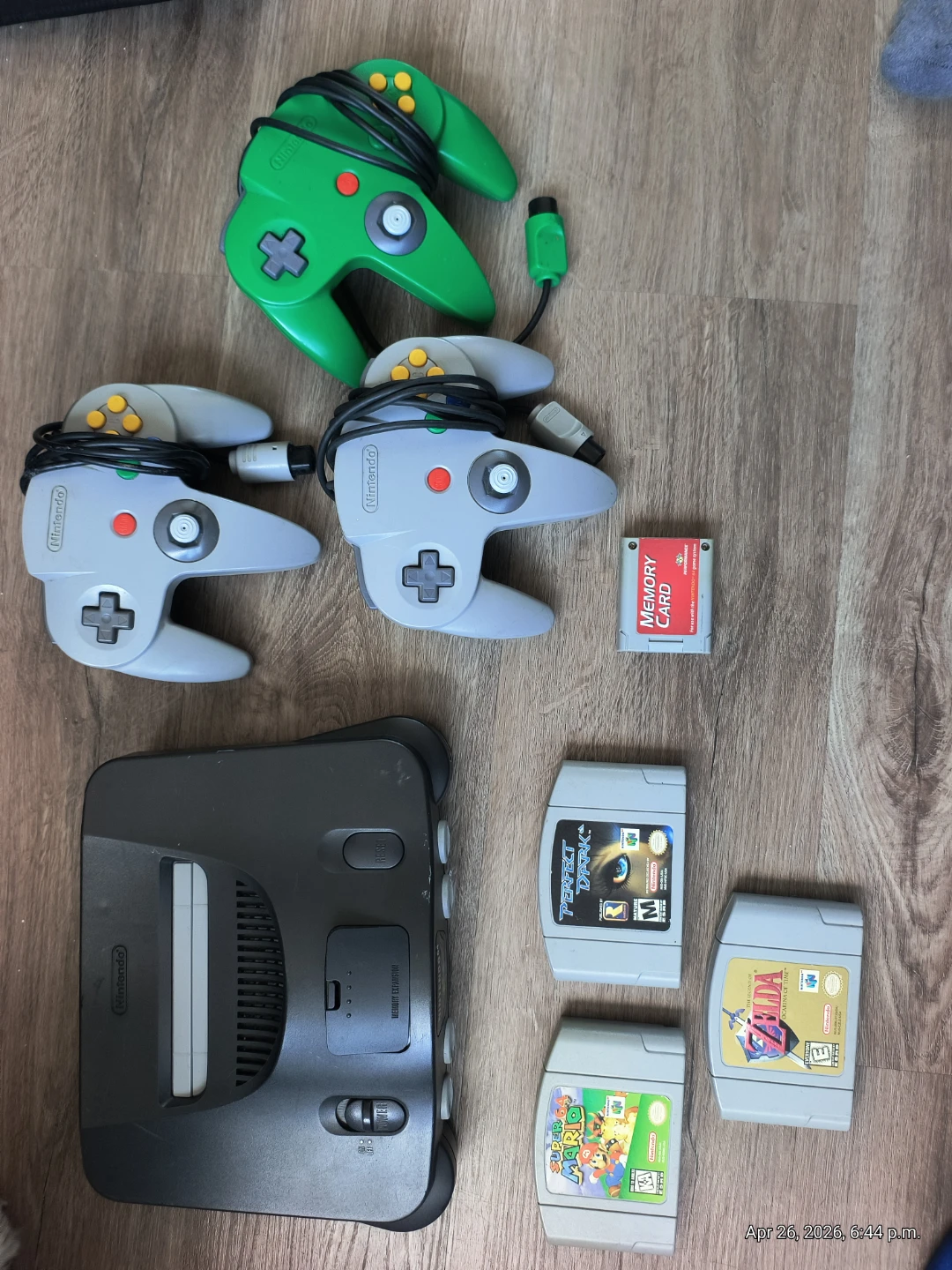 Nintendo 64 Console Bundle with 3 Games and Controllers - photo 3