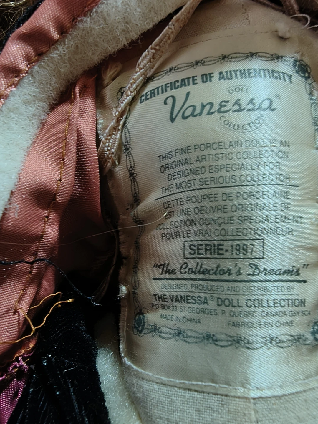 Vanessa Doll "The Collector's Dreams" Porcelain Doll - photo 2