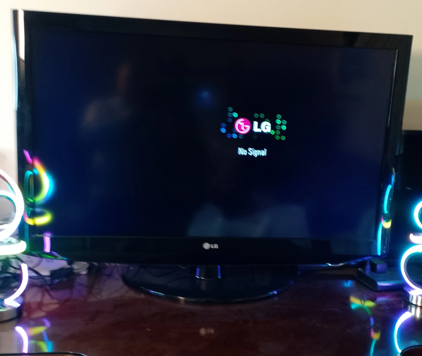 43"" LG Television - photo 3