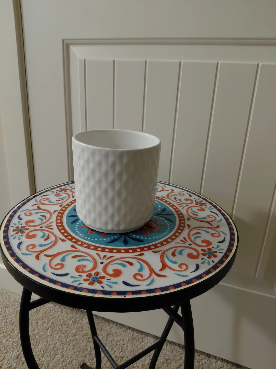 White Embossed Ceramic Pot - photo 4