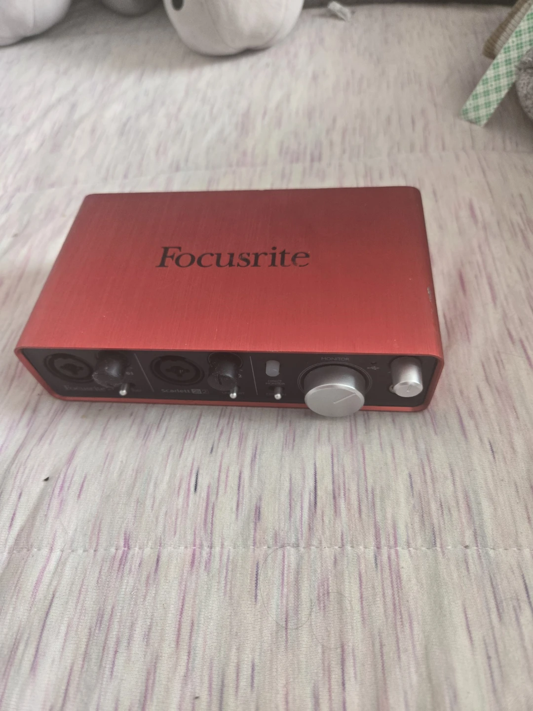 Focusrite Scarlett 2i2 USB Audio Interface - photo 2
