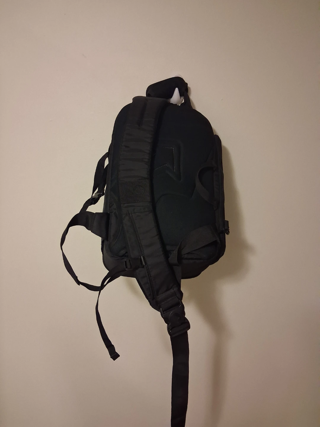 Lowepro Classified Sling 180 AW Camera Bag - photo 4