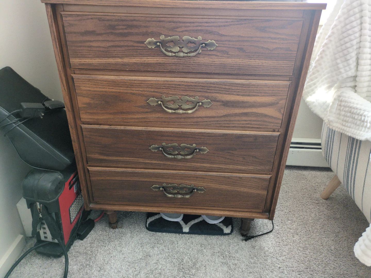 Wooden Dresser with 4 Drawers