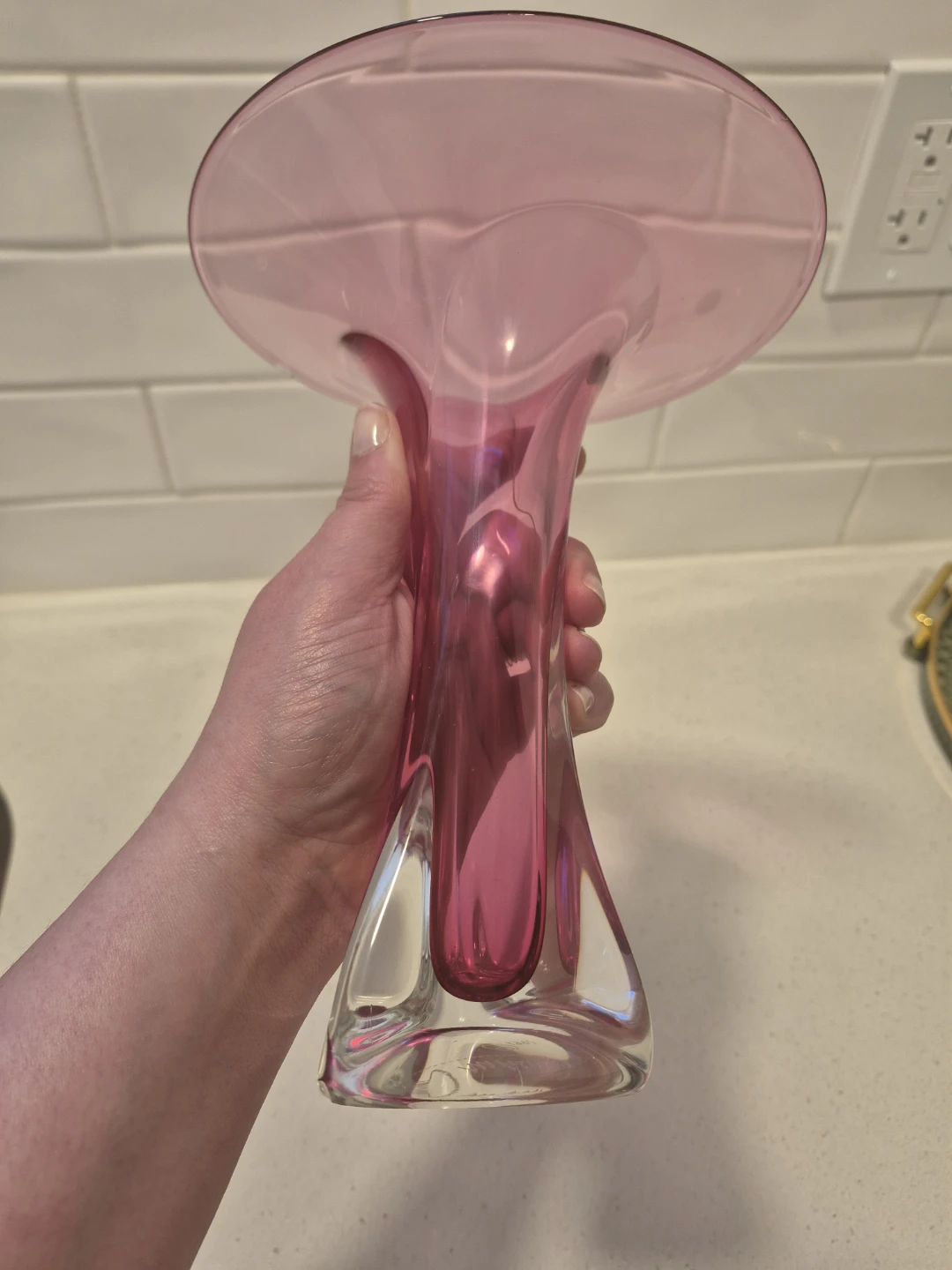 Signed Jonathan Winfisky Art Glass Vase (1991) – Cranberry - photo 5