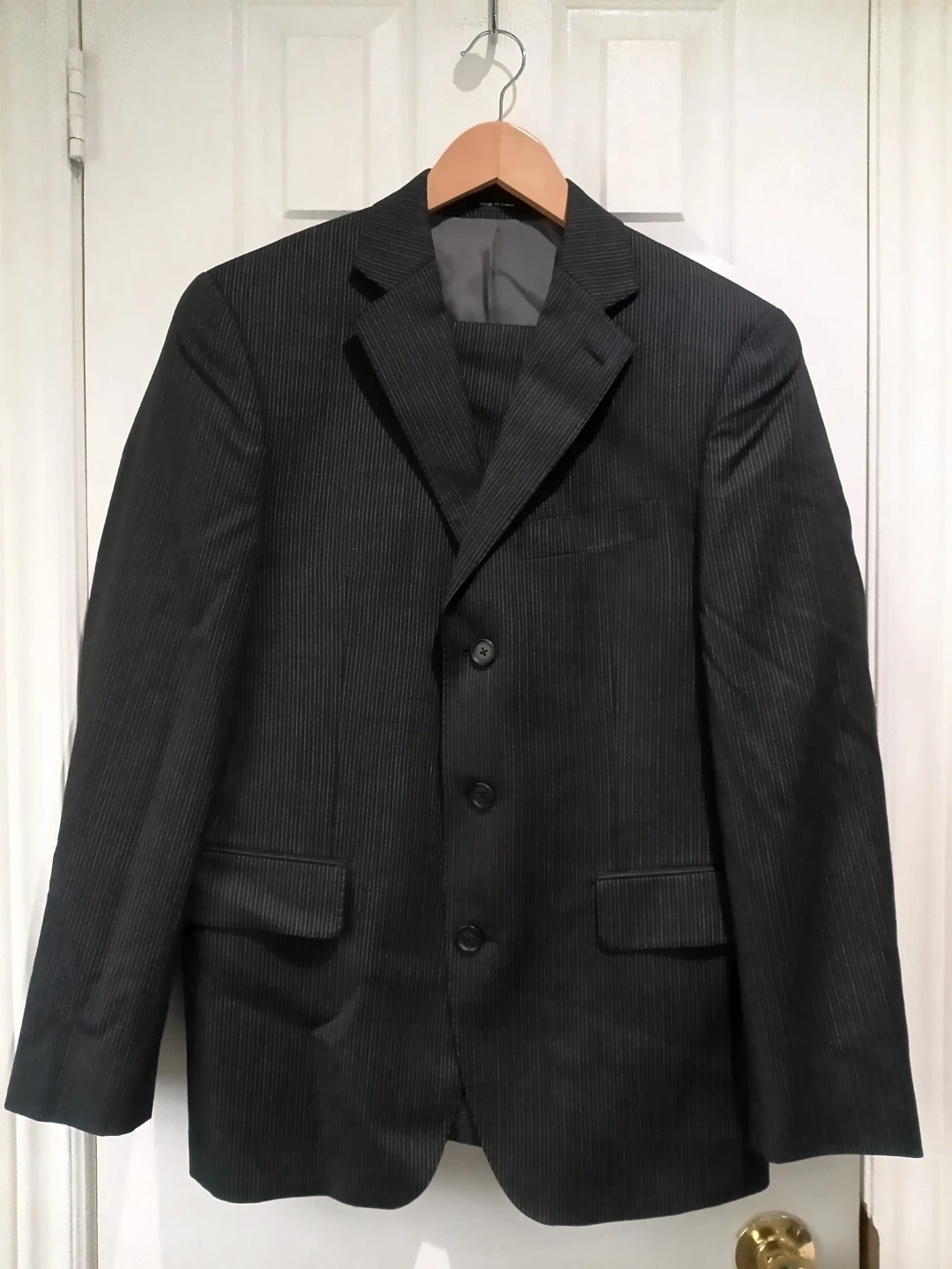 Men's 100% Wool Pinstripe  Suit- 36S