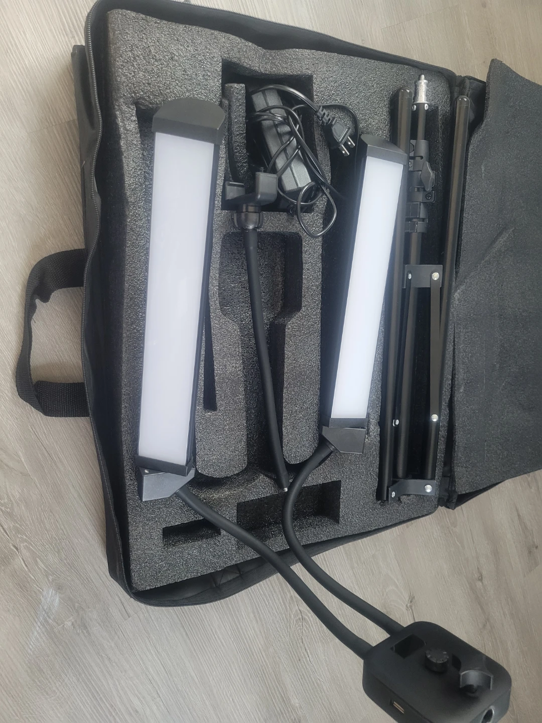 LED Light Kit with Tripod and Carrying Case