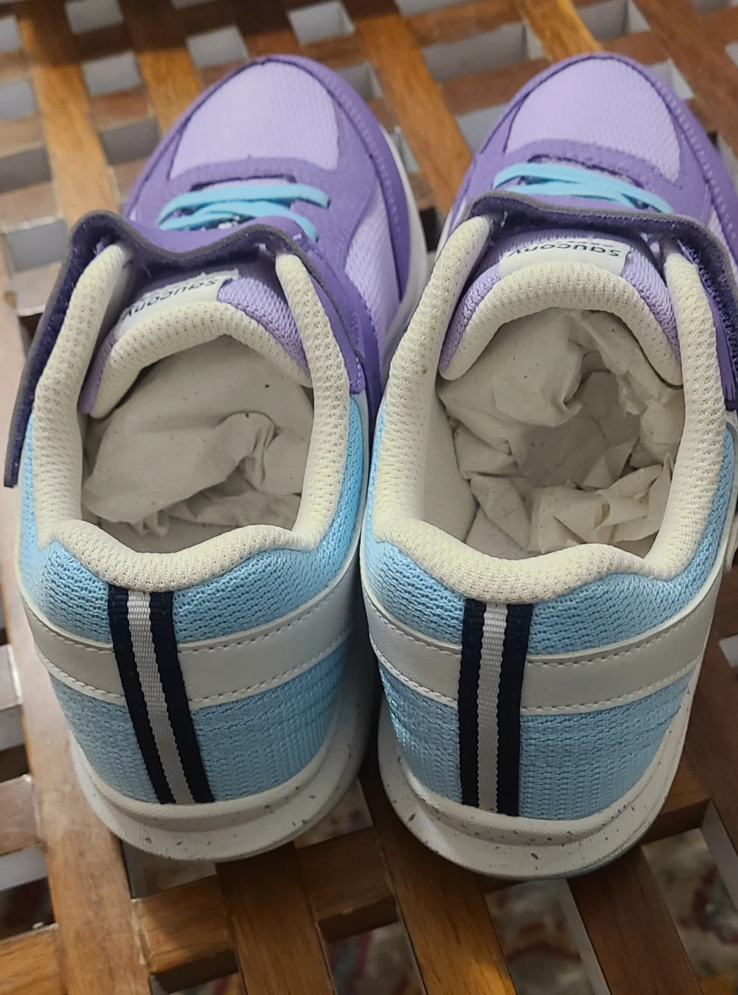 Saucony Kids Running Shoes - Purple/Blue size 4.5w - photo 2