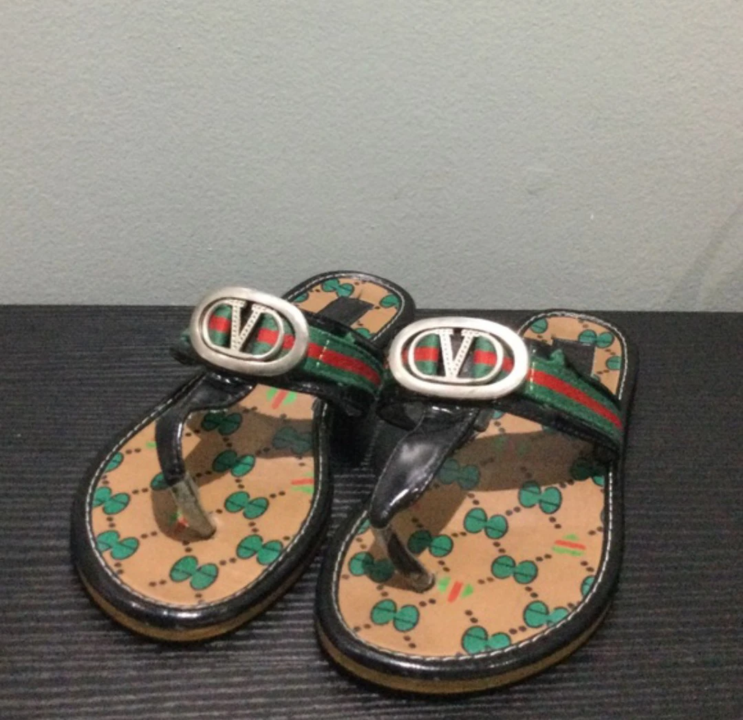 Womens Thong Sandals- Size 6