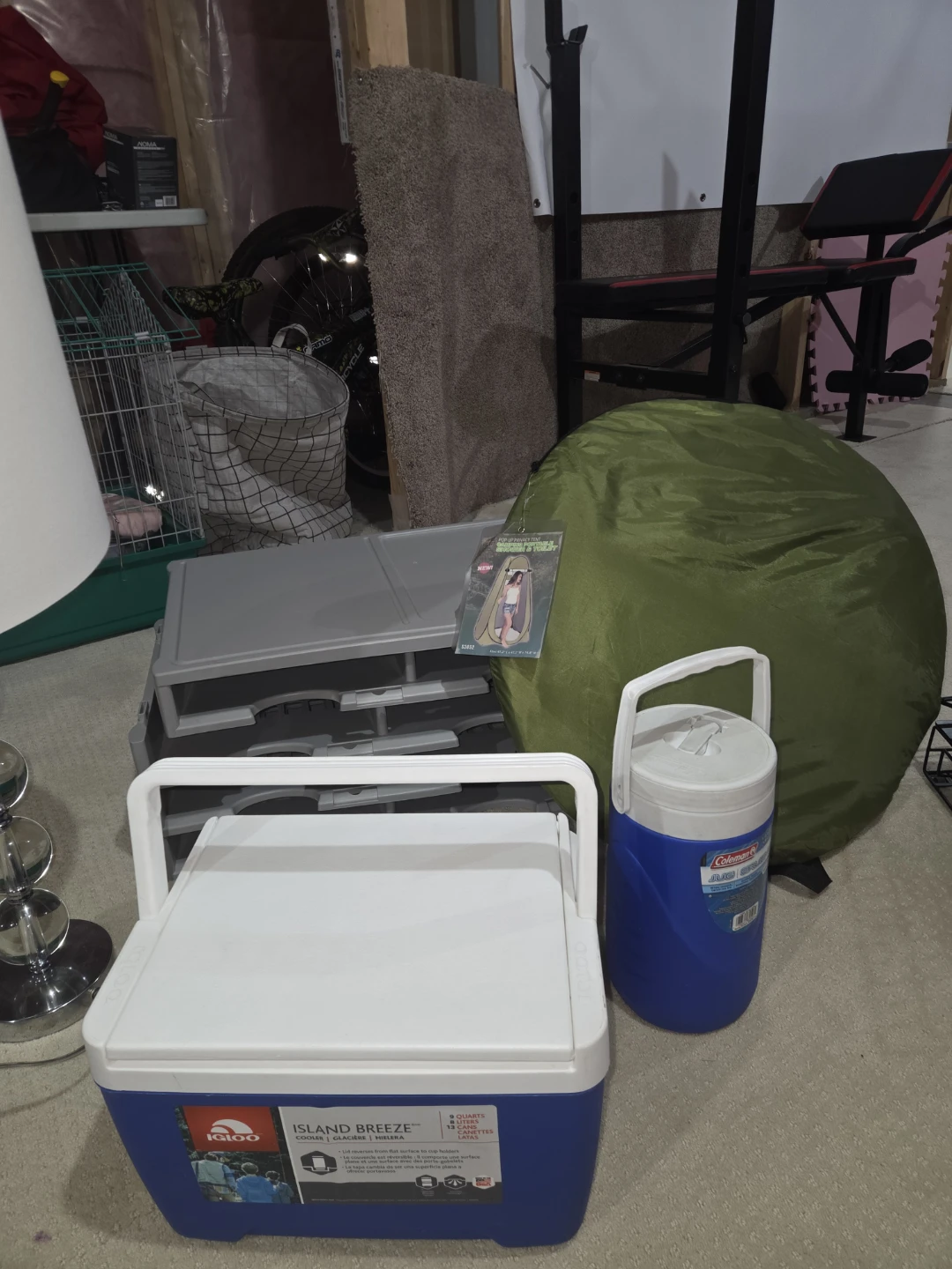 Igloo Island Breeze Cooler & Coleman Water Jug
