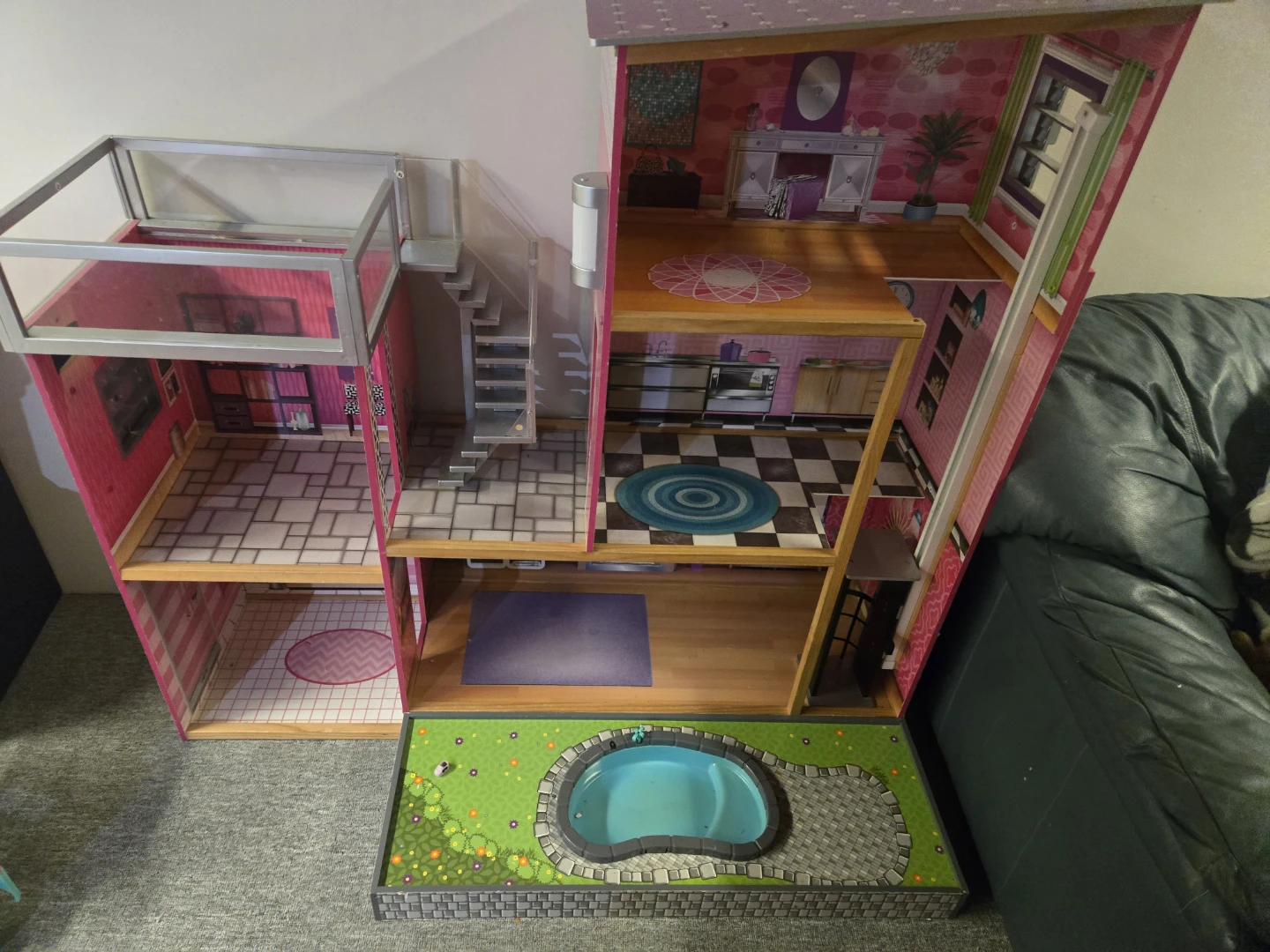Dollhouse with Pool