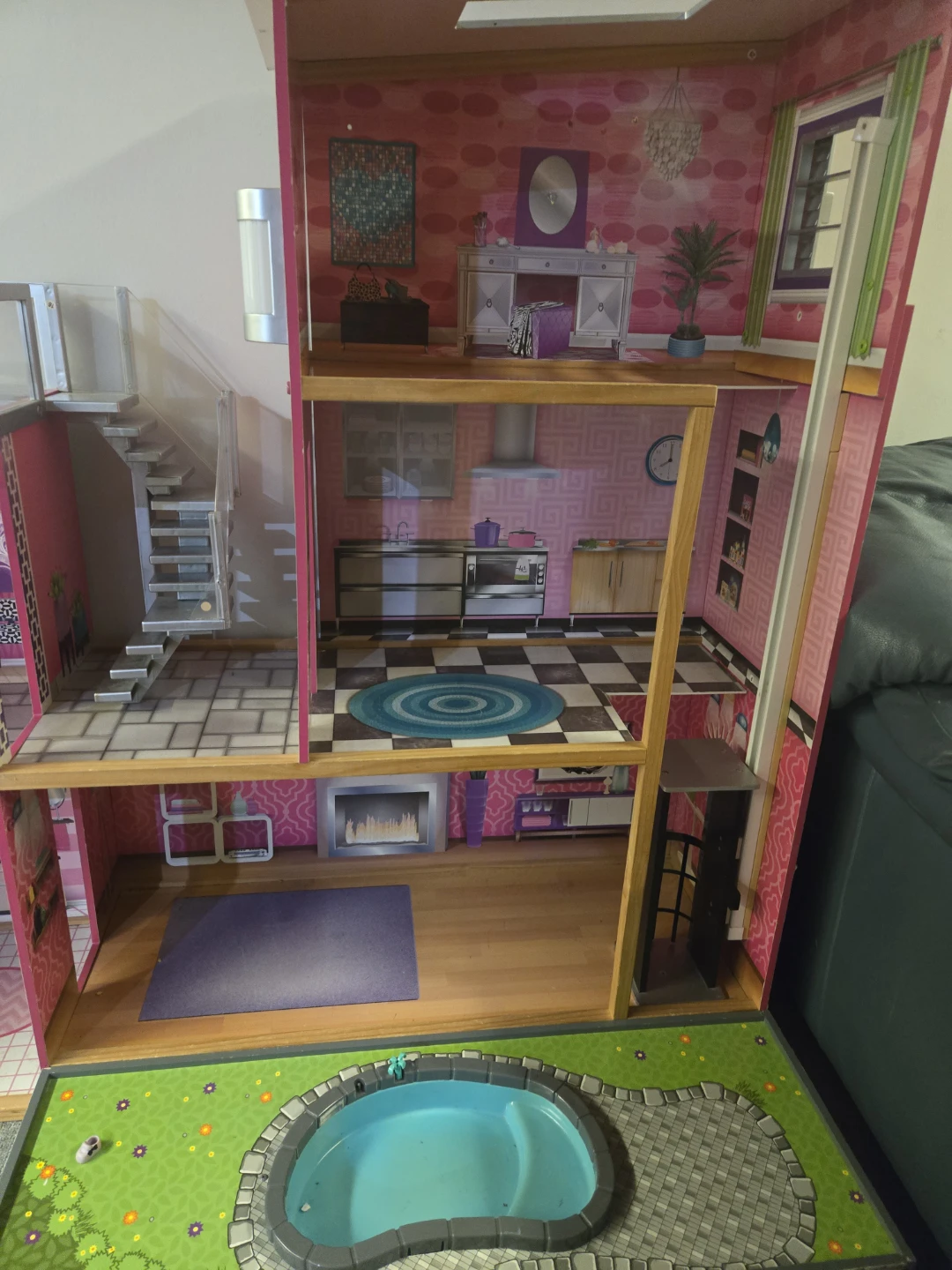 Dollhouse with Pool - photo 2