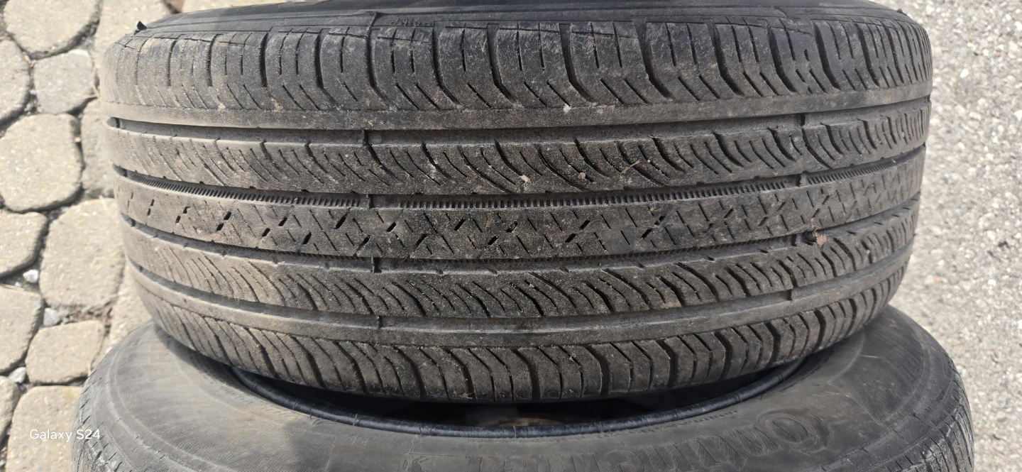 Set of 4 Continental Tires on Rims - photo 2