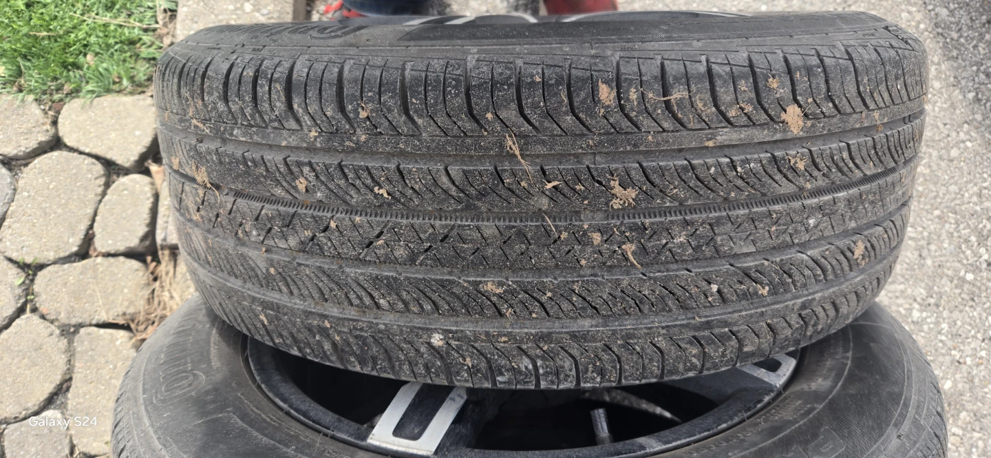 Set of 4 Continental Tires on Rims - photo 4