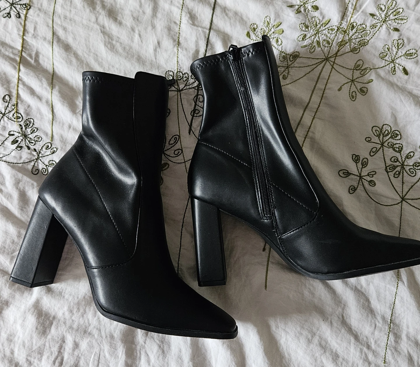 Black Ankle Boots - photo 2