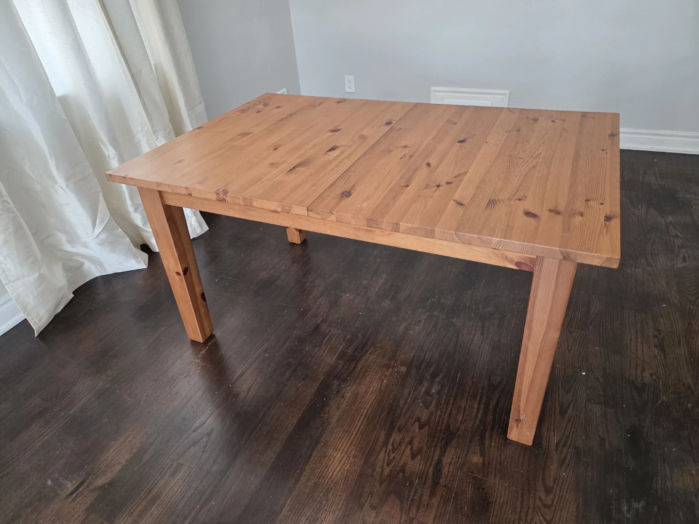 Extendable Dining Table - Pine