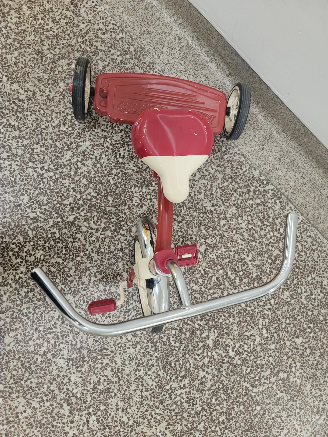 RADIO FLYER - Classic red dual neck tricycle - Limited edition. - photo 3