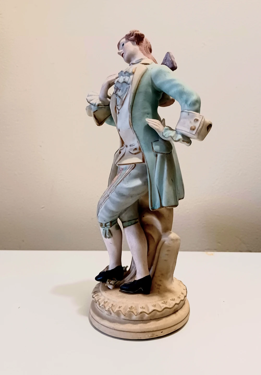 Vtg Colonial Gentleman Stafford China Figurine - photo 2