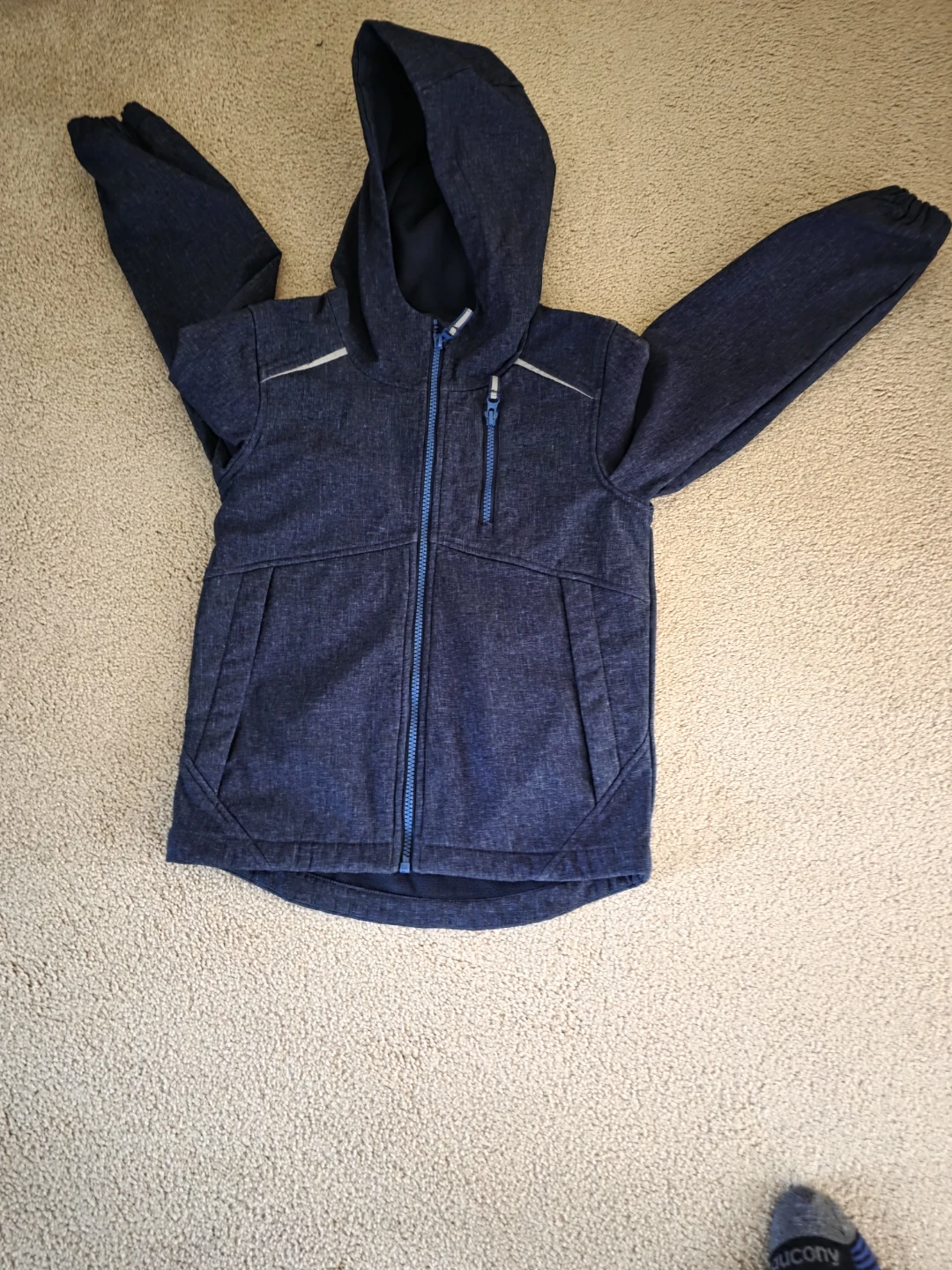 Boys Softshell Jacket with Hood - Size Medium - photo 4