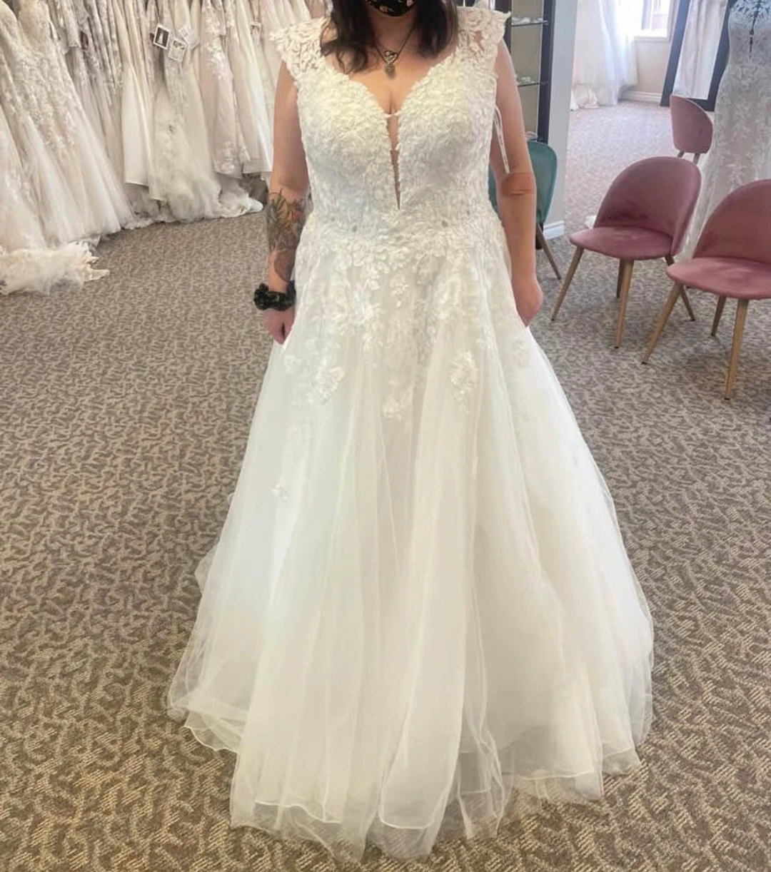 Stella York Wedding Dress - Ivory, Size 22