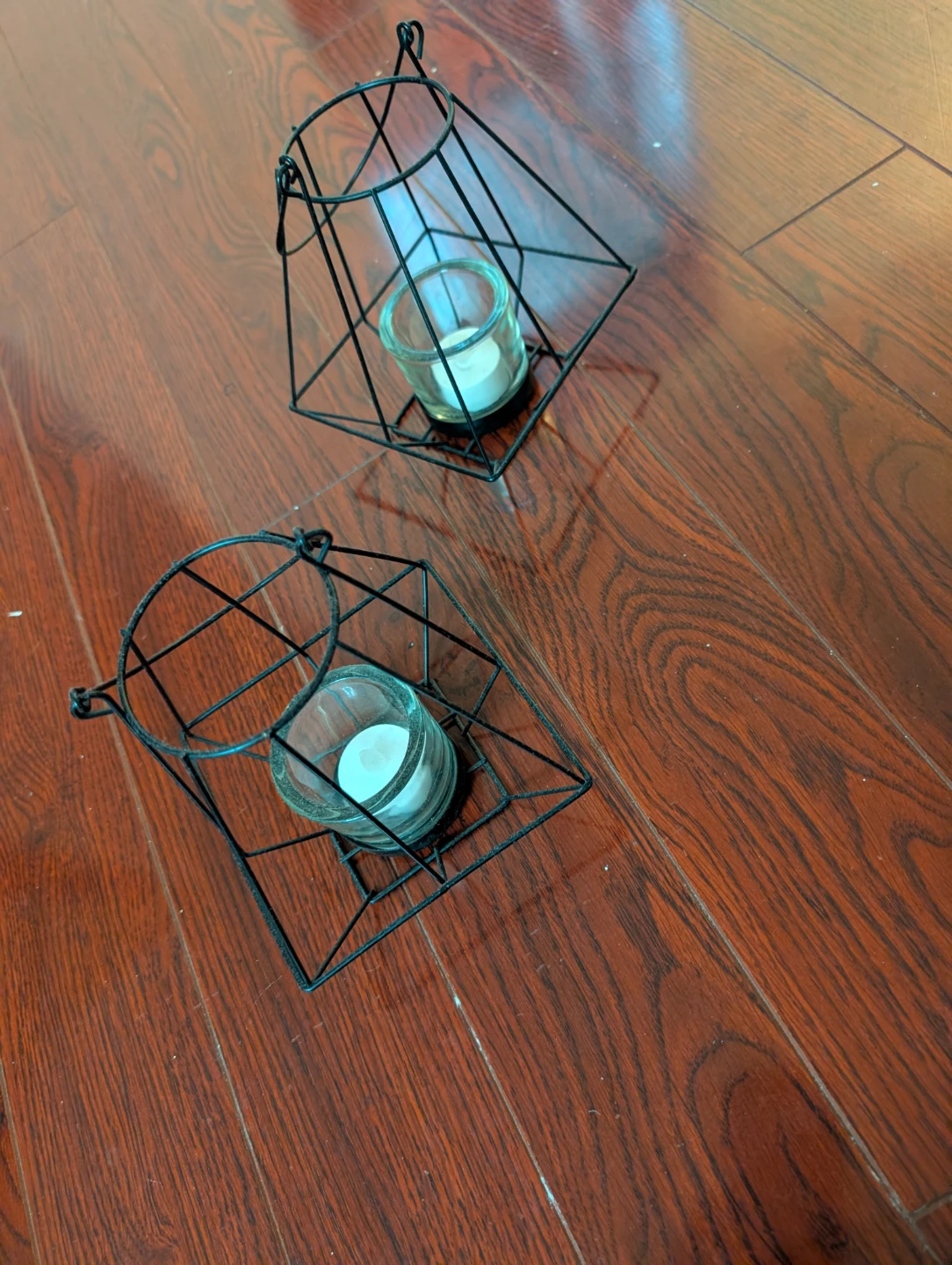 Set of 2 Black Geometric Wire Lanterns with Glass Holders - photo 3