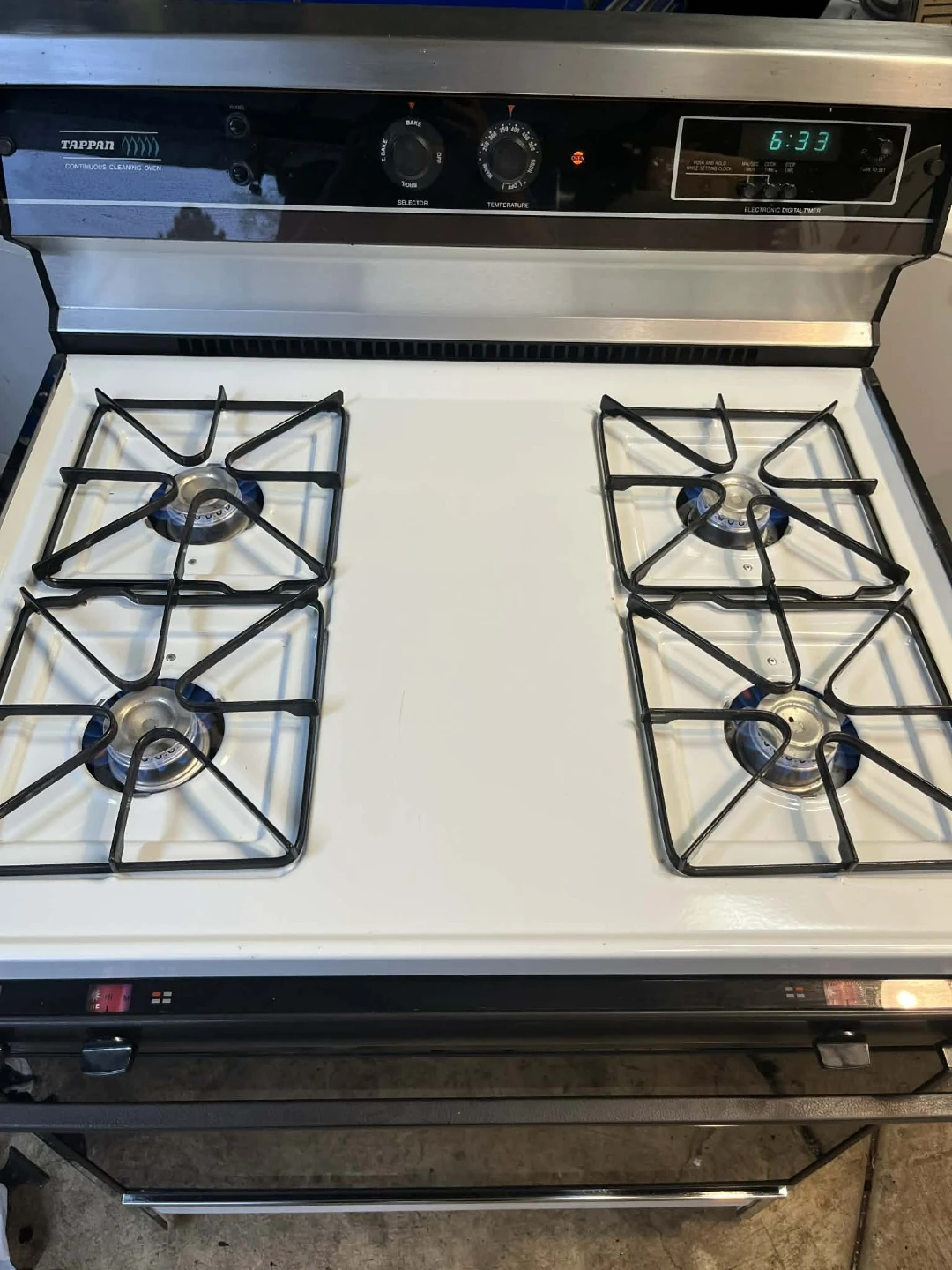 Tappan Continuous Cleaning Oven with Gas Stovetop